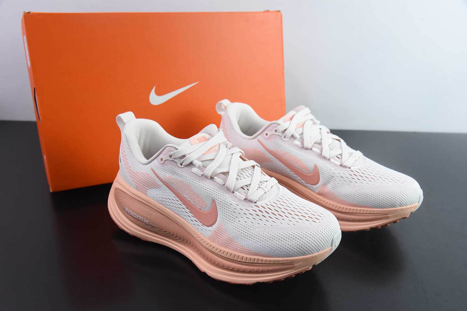 Nike Zoom VOMERO 18 HM6804-601