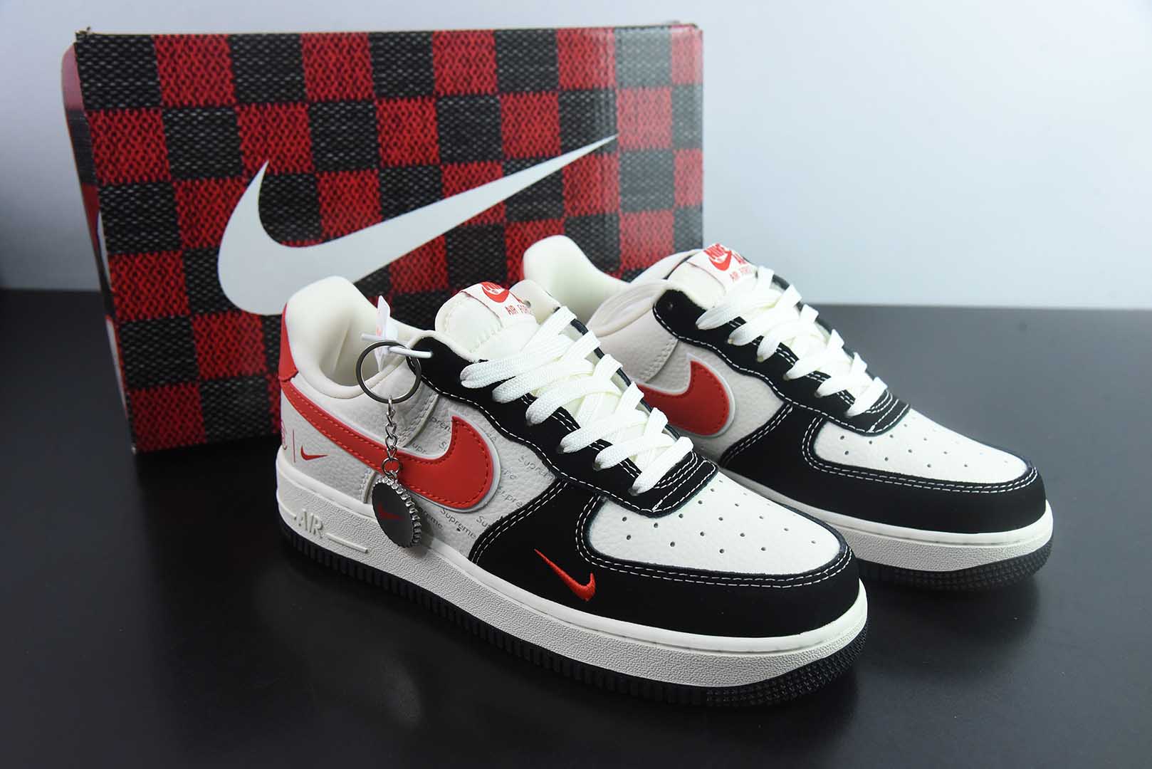 Nike Air Force 1’07 Low Supreme  KB1688-001
