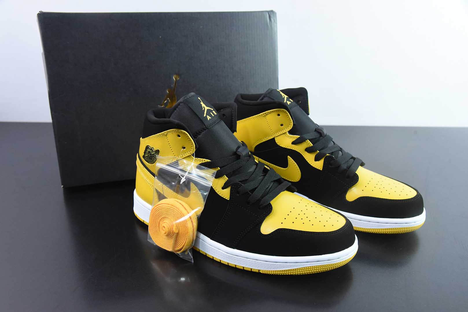 Jordan Air Jordan 1 Mid New Love AJ1 Black Yellow HJ6654-071